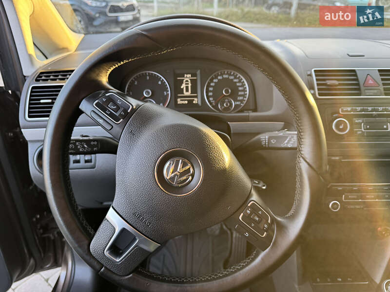 Мінівен Volkswagen Touran 2011 в Коломиї