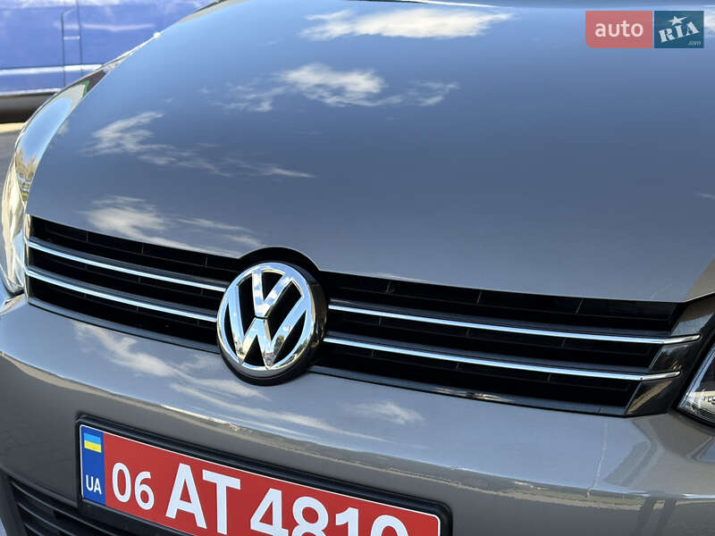 Минивэн Volkswagen Touran 2011 в Житомире