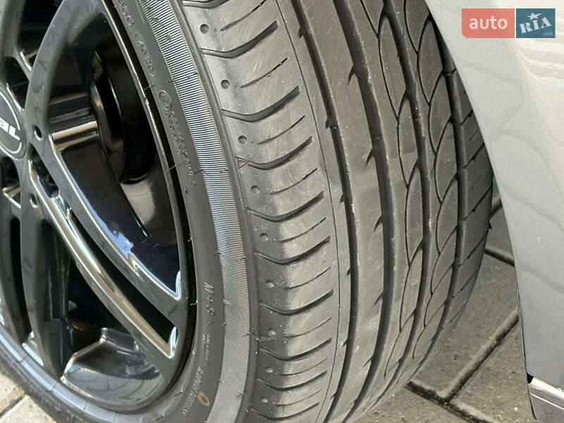 Минивэн Volkswagen Touran 2011 в Житомире