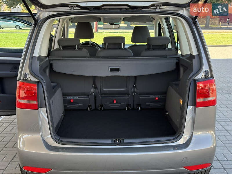 Минивэн Volkswagen Touran 2011 в Житомире