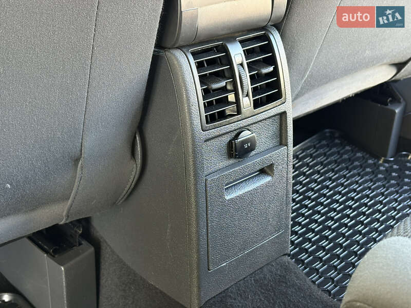 Минивэн Volkswagen Touran 2011 в Житомире