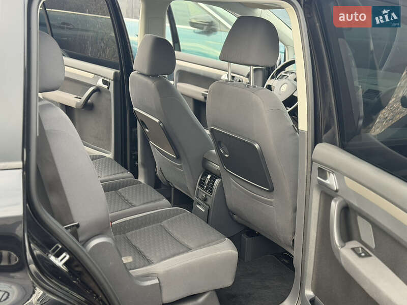 Мінівен Volkswagen Touran 2008 в Рівному фото 13 Мінівен Volkswagen Touran 2008 в Рівному