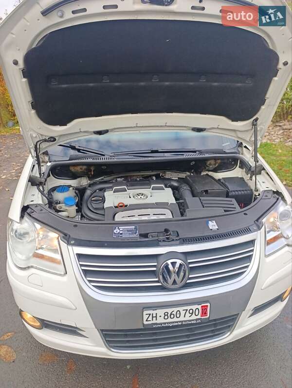 Минивэн Volkswagen Touran 2009 в Луцке