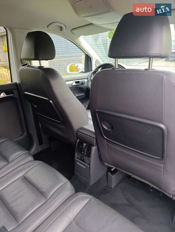 Минивэн Volkswagen Touran 2009 в Луцке