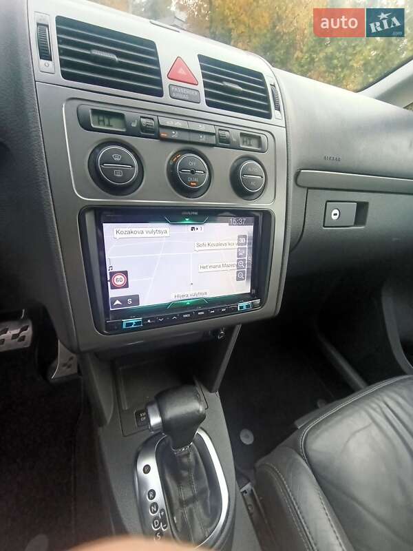 Минивэн Volkswagen Touran 2009 в Луцке