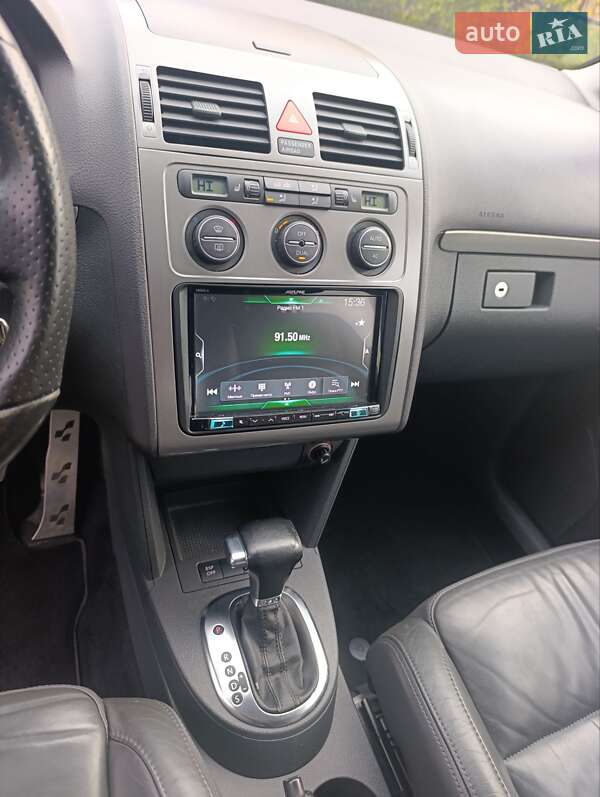 Минивэн Volkswagen Touran 2009 в Луцке