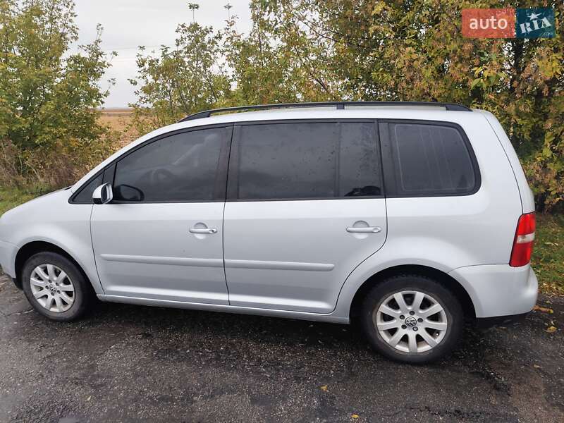 Минивэн Volkswagen Touran 2003 в Ахтырке