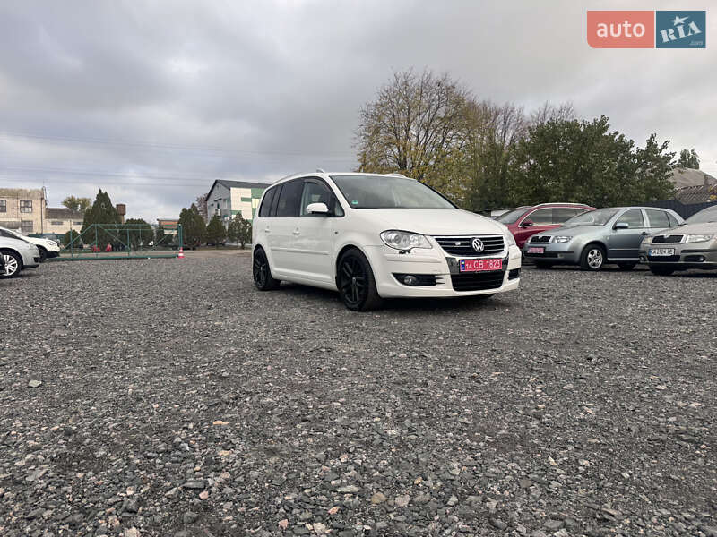 Минивэн Volkswagen Touran 2009 в Звенигородке