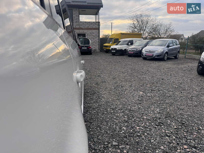 Минивэн Volkswagen Touran 2009 в Звенигородке