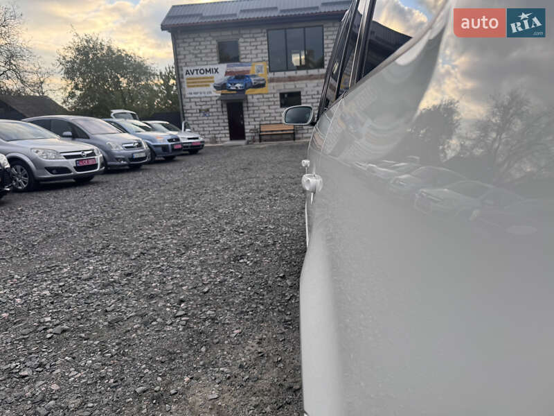 Минивэн Volkswagen Touran 2009 в Звенигородке