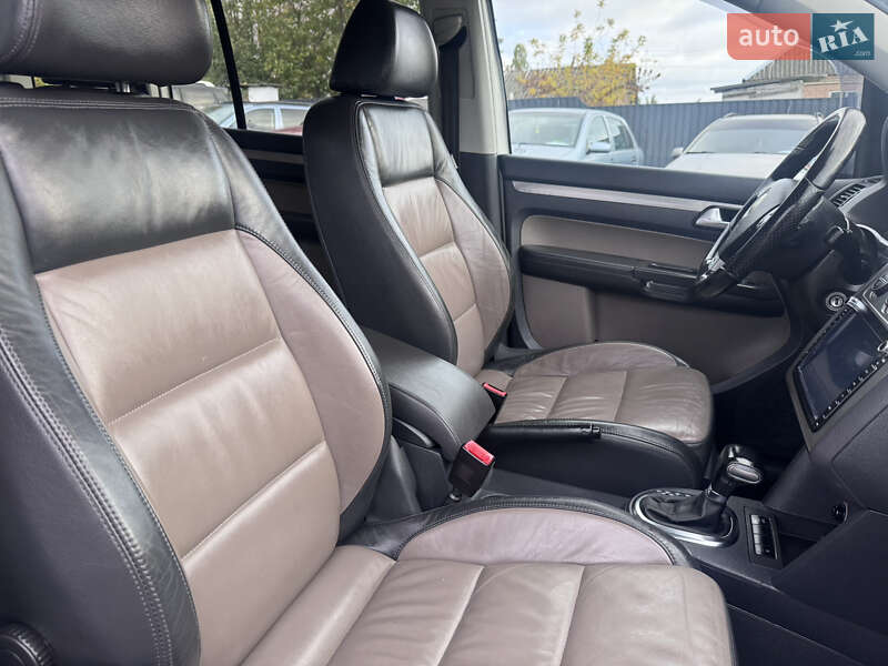 Минивэн Volkswagen Touran 2009 в Звенигородке