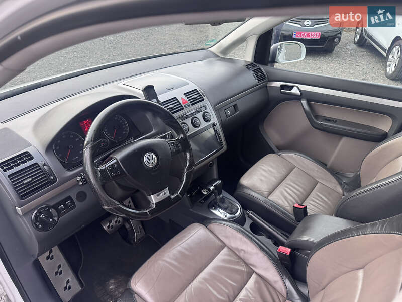 Минивэн Volkswagen Touran 2009 в Звенигородке