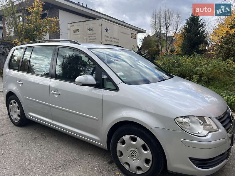 Мінівен Volkswagen Touran 2006 в Тернополі