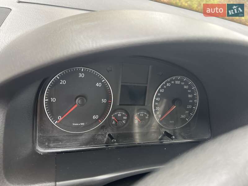 Мінівен Volkswagen Touran 2006 в Тернополі