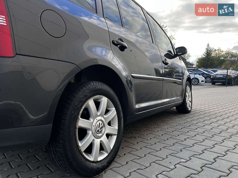 Минивэн Volkswagen Touran 2007 в Киеве