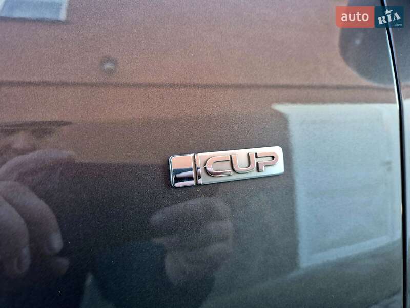 Минивэн Volkswagen Touran 2015 в Сваляве