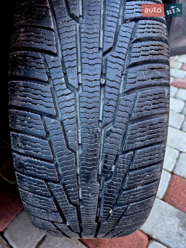 Минивэн Volkswagen Touran 2015 в Сваляве