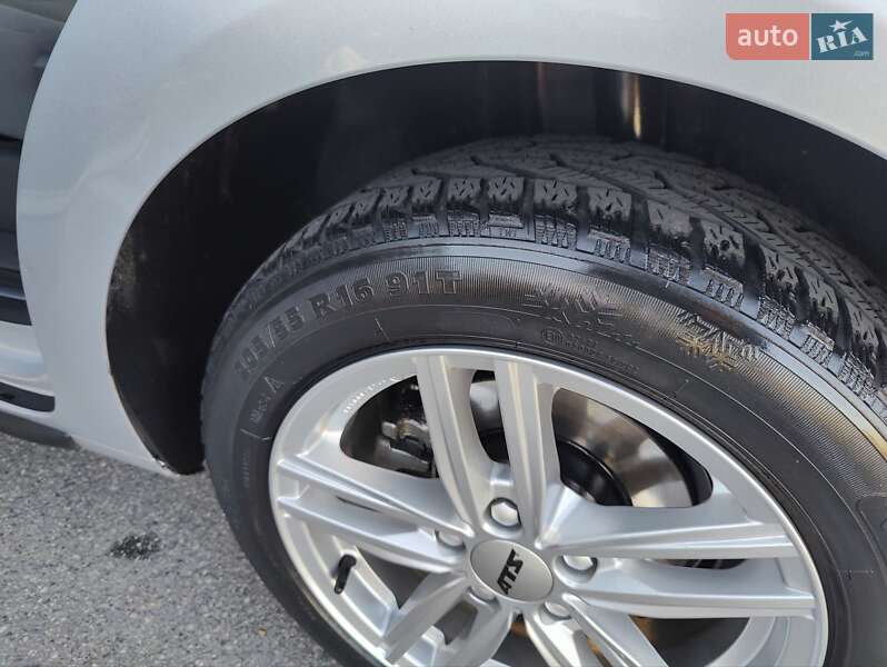 Мінівен Volkswagen Touran 2014 в Вінниці