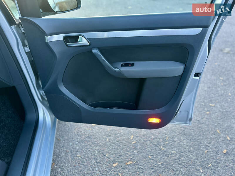 Минивэн Volkswagen Touran 2007 в Дубно фото 35 Минивэн Volkswagen Touran 2007 в Дубно