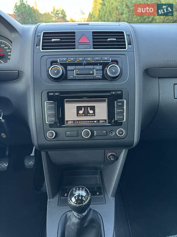 Минивэн Volkswagen Touran 2012 в Ровно