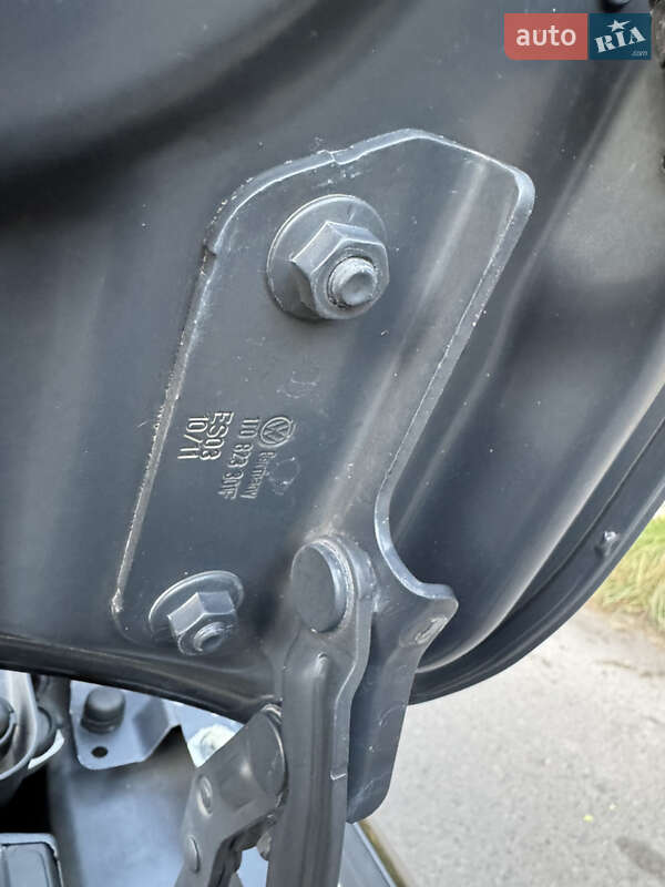 Минивэн Volkswagen Touran 2012 в Ровно