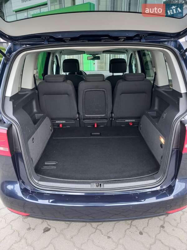 Мінівен Volkswagen Touran 2012 в Луцьку