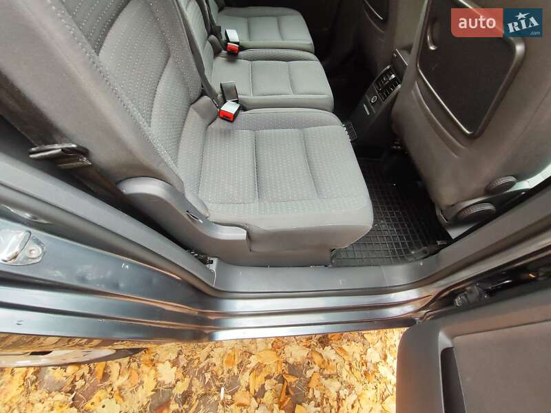 Минивэн Volkswagen Touran 2006 в Дрогобыче фото 15 Минивэн Volkswagen Touran 2006 в Дрогобыче