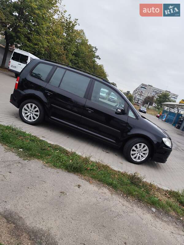 Минивэн Volkswagen Touran 2008 в Белой Церкви
