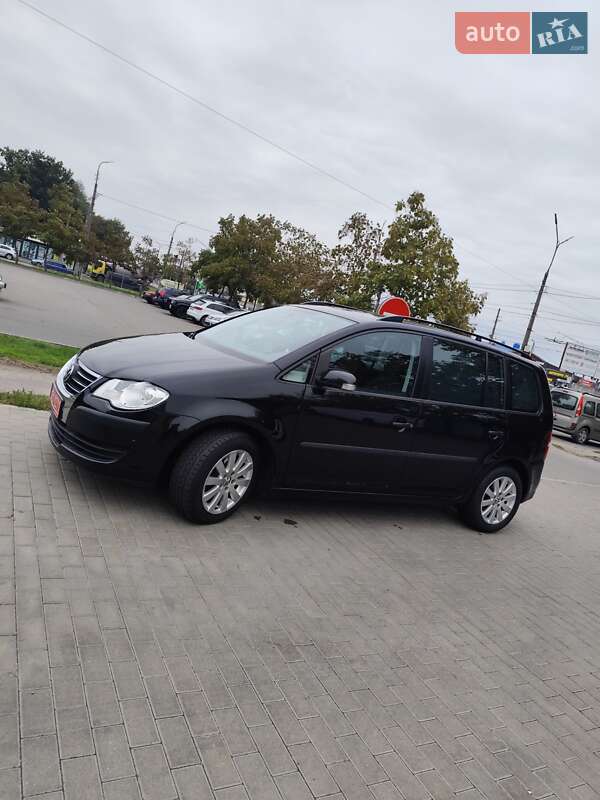 Минивэн Volkswagen Touran 2008 в Белой Церкви