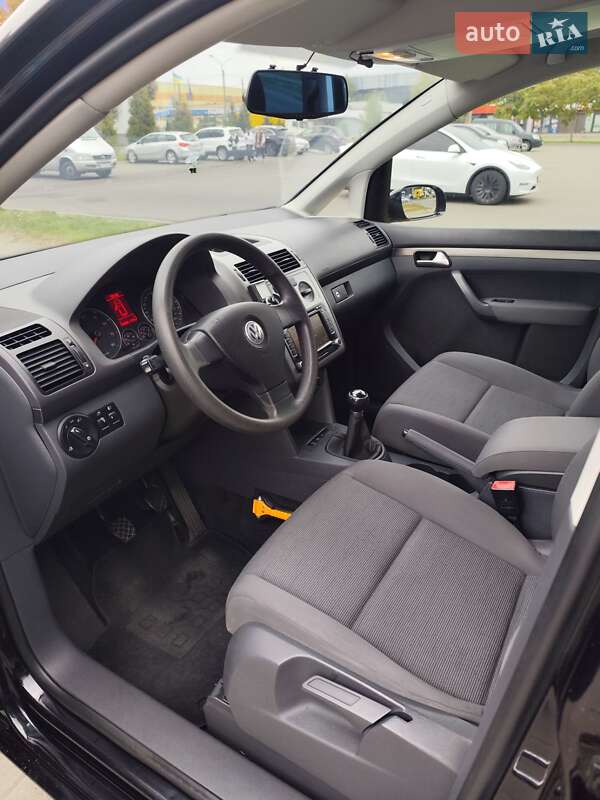 Минивэн Volkswagen Touran 2008 в Белой Церкви