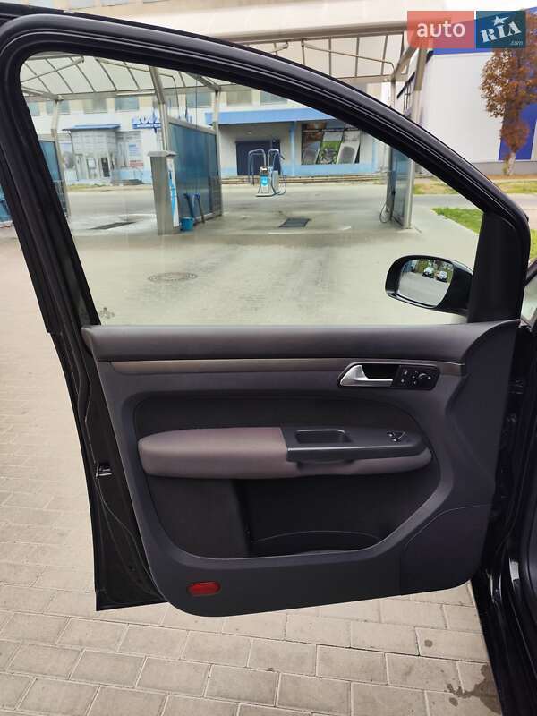 Минивэн Volkswagen Touran 2008 в Белой Церкви