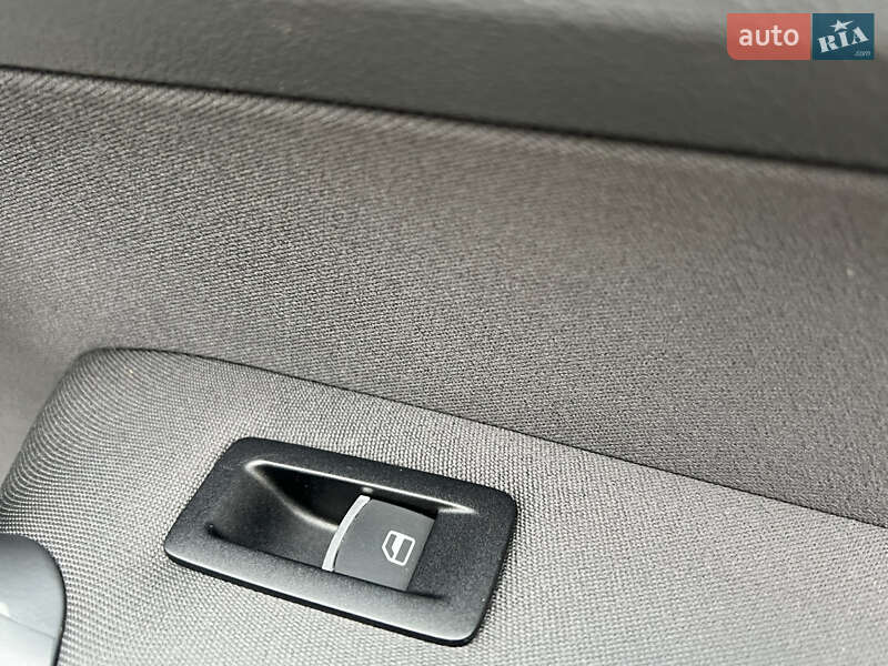 Мінівен Volkswagen Touran 2014 в Луцьку фото 102 Мінівен Volkswagen Touran 2014 в Луцьку
