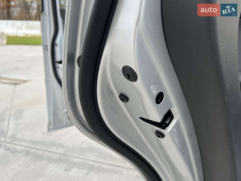 Мінівен Volkswagen Touran 2014 в Луцьку фото 130 Мінівен Volkswagen Touran 2014 в Луцьку