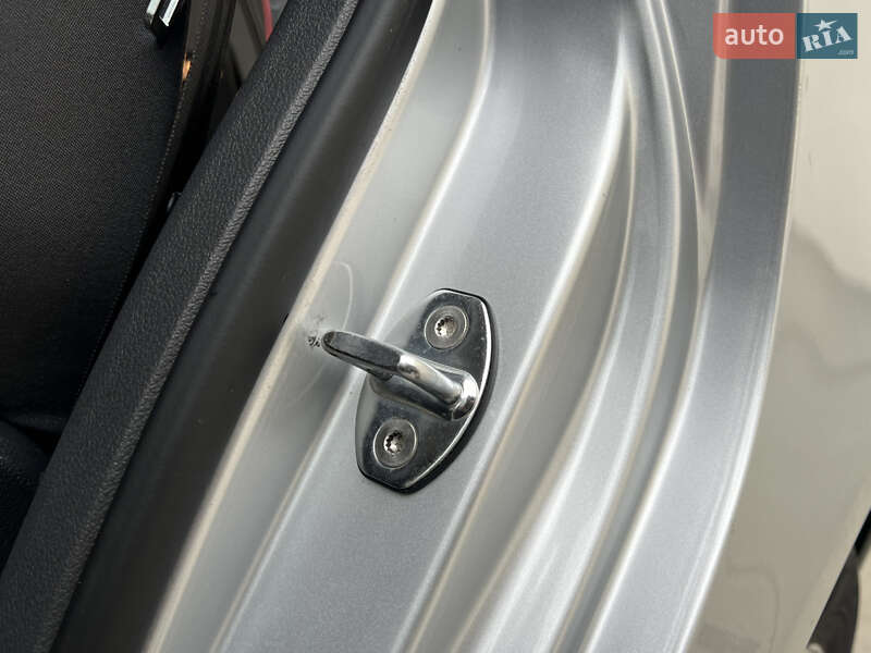 Мінівен Volkswagen Touran 2014 в Луцьку фото 132 Мінівен Volkswagen Touran 2014 в Луцьку