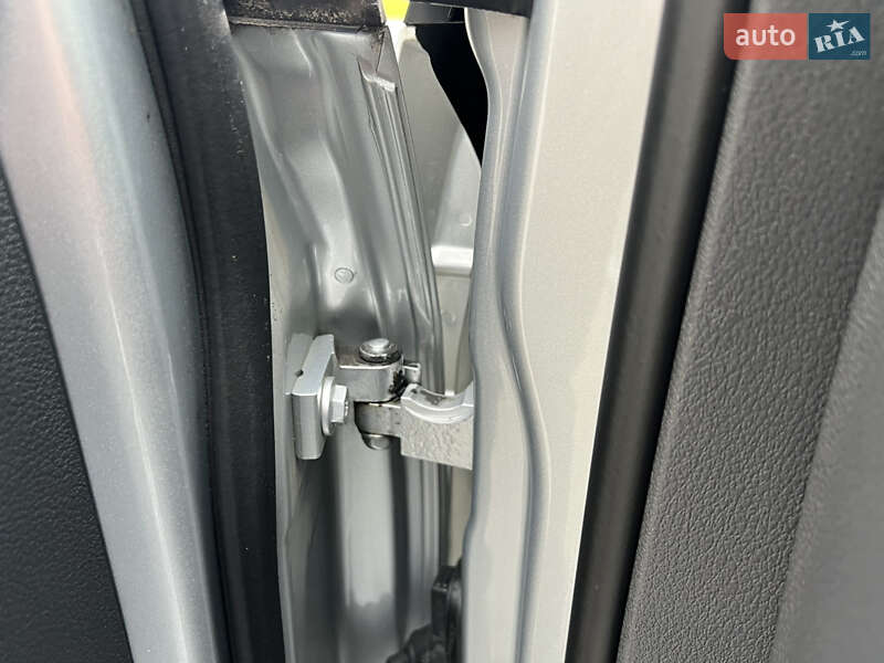 Мінівен Volkswagen Touran 2014 в Луцьку фото 141 Мінівен Volkswagen Touran 2014 в Луцьку