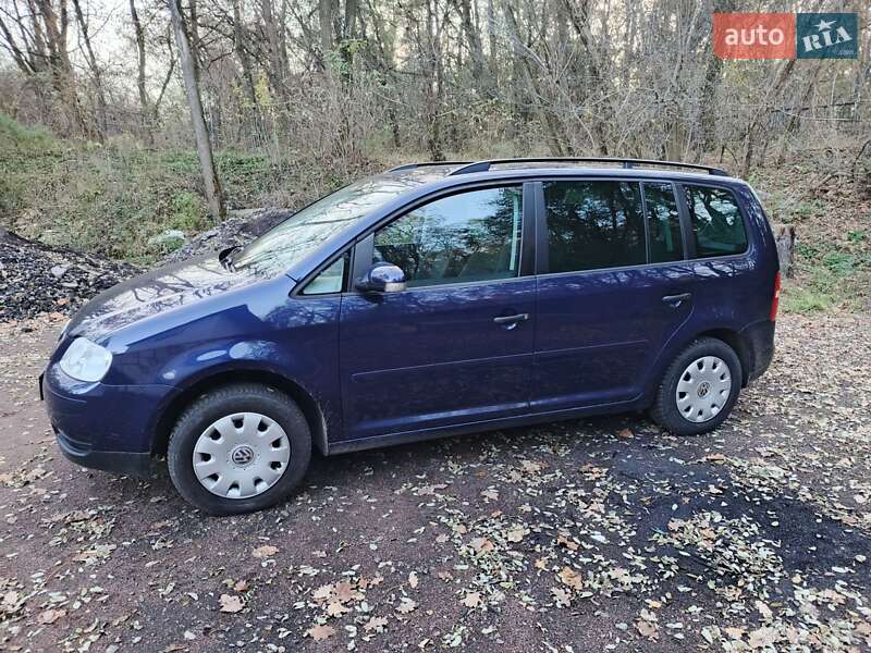 Мінівен Volkswagen Touran 2006 в Чернігові