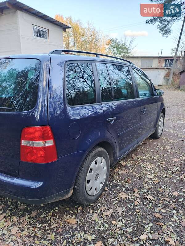 Мінівен Volkswagen Touran 2006 в Чернігові