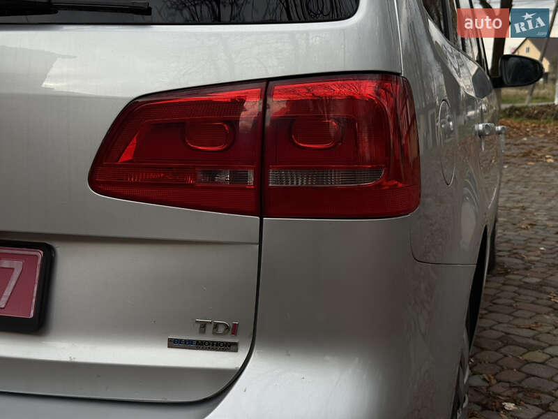 Мінівен Volkswagen Touran 2013 в Тячеві