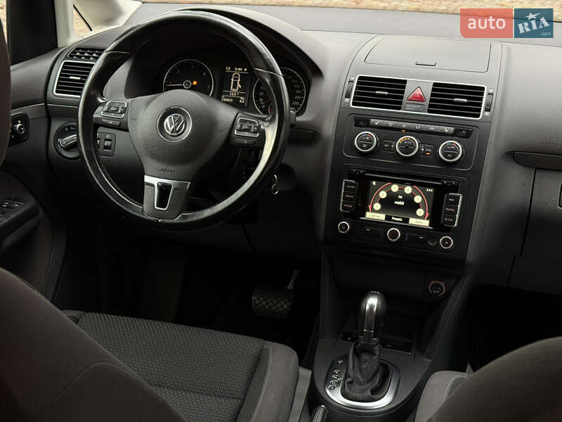Мінівен Volkswagen Touran 2013 в Тячеві