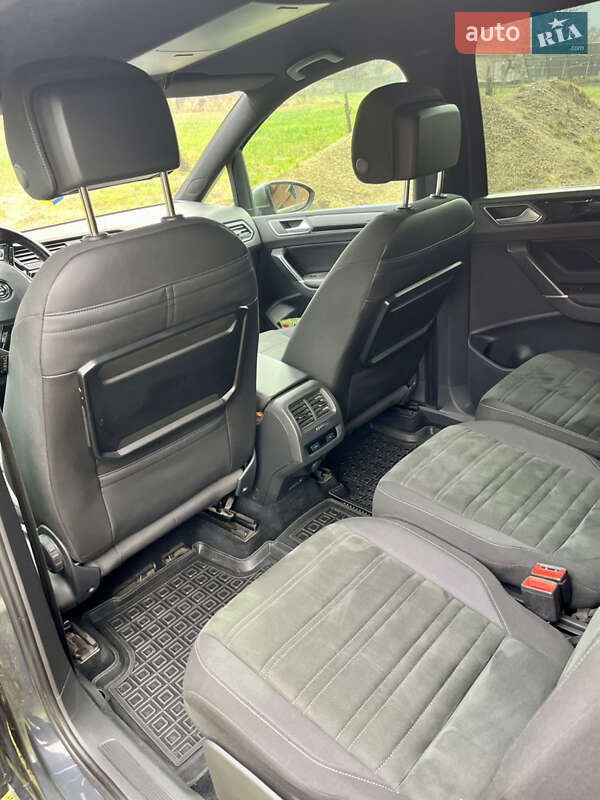 Микровэн Volkswagen Touran 2016 в Черновцах