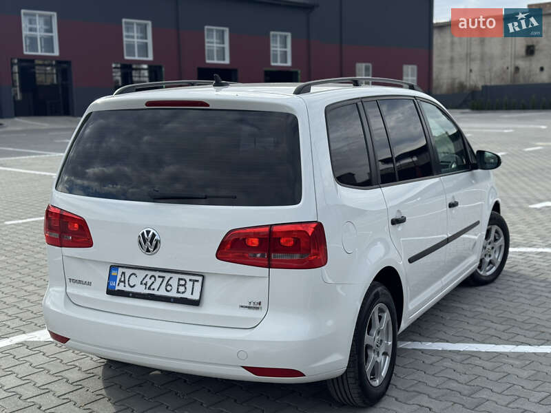Минивэн Volkswagen Touran 2012 в Дубно