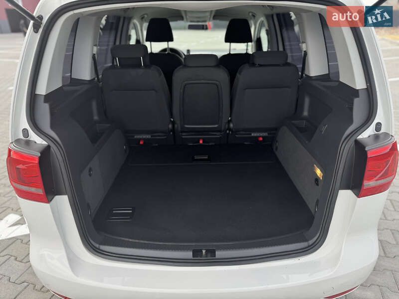 Минивэн Volkswagen Touran 2012 в Дубно