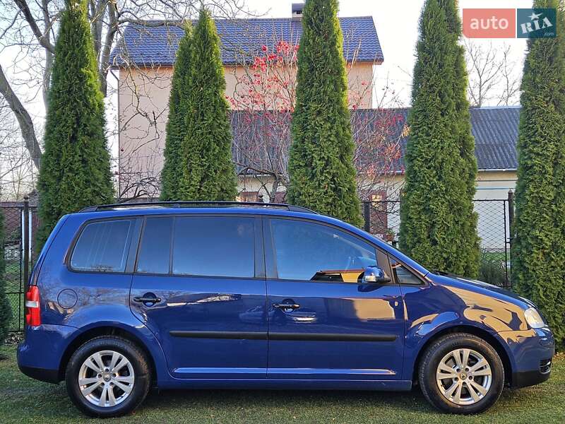 Минивэн Volkswagen Touran 2004 в Дрогобыче