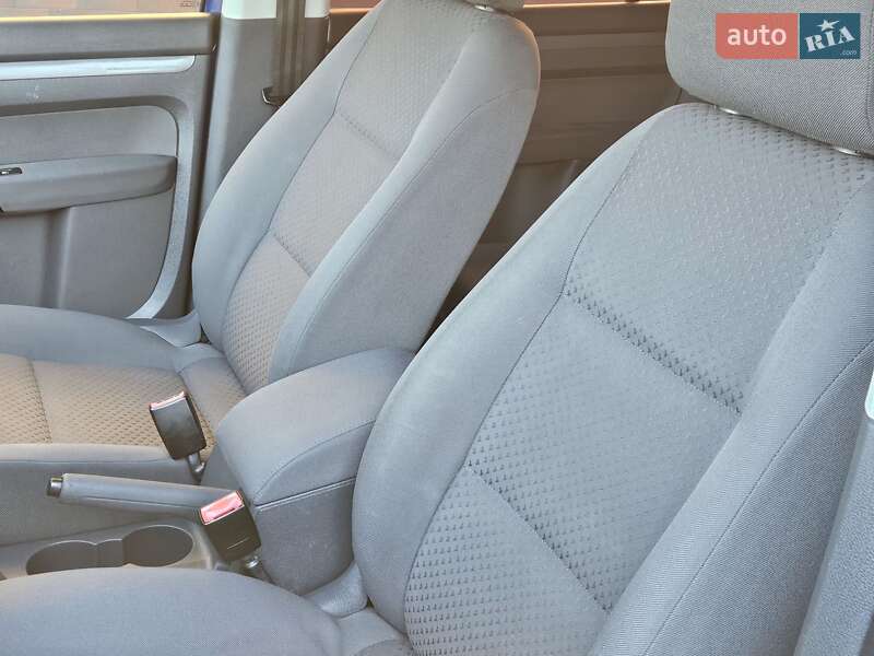 Минивэн Volkswagen Touran 2004 в Дрогобыче