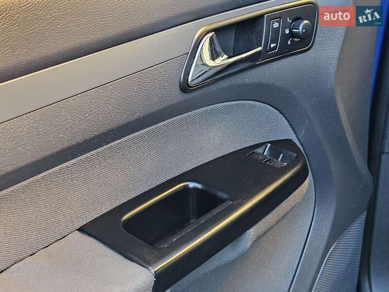 Минивэн Volkswagen Touran 2004 в Дрогобыче