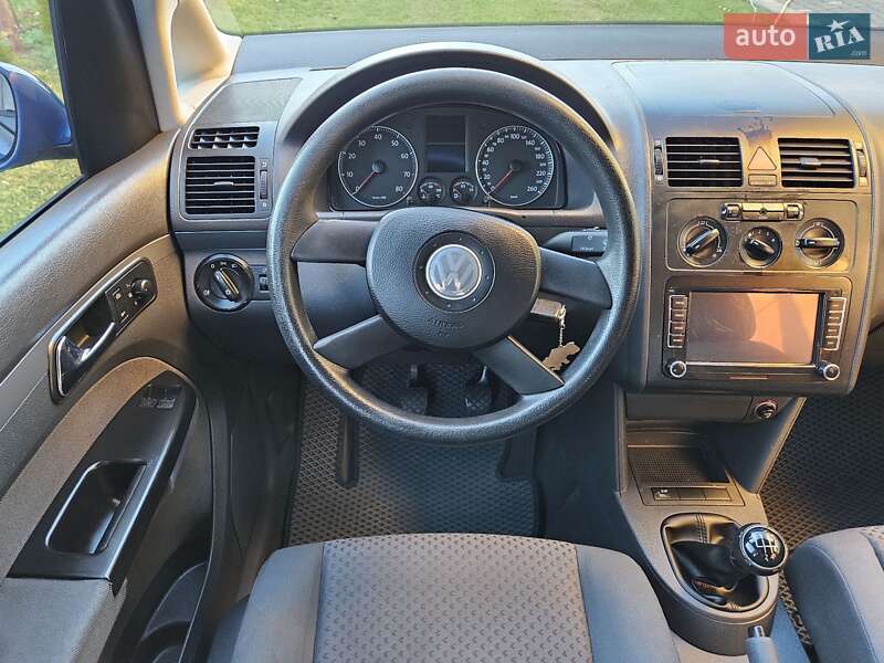 Минивэн Volkswagen Touran 2004 в Дрогобыче