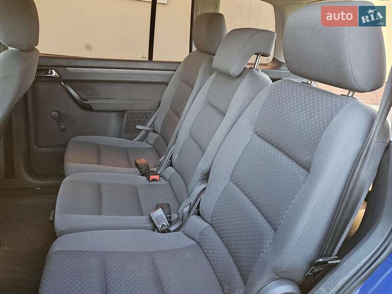 Минивэн Volkswagen Touran 2004 в Дрогобыче