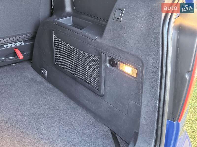 Минивэн Volkswagen Touran 2004 в Дрогобыче