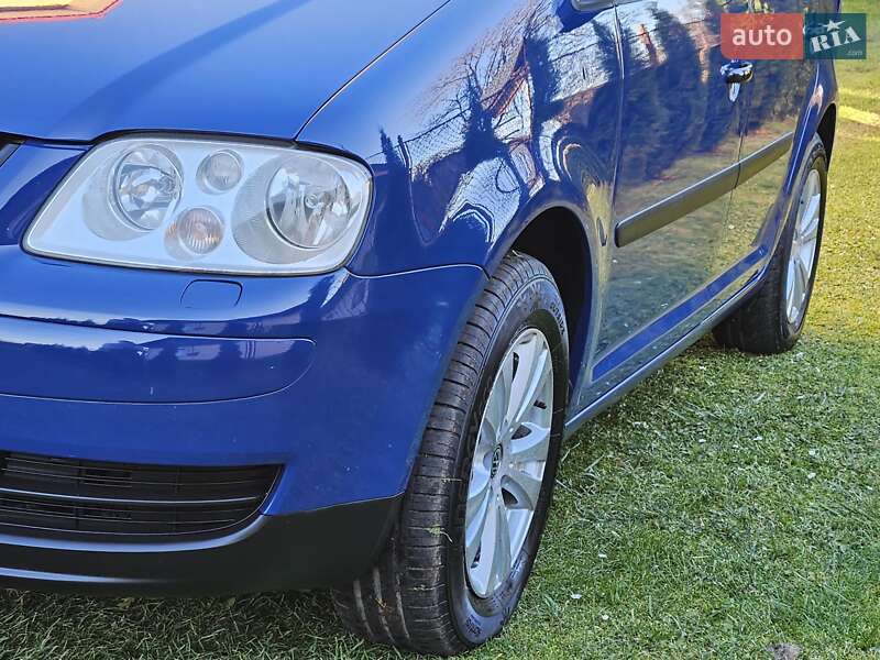 Минивэн Volkswagen Touran 2004 в Дрогобыче