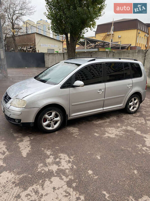 Минивэн Volkswagen Touran 2003 в Киеве